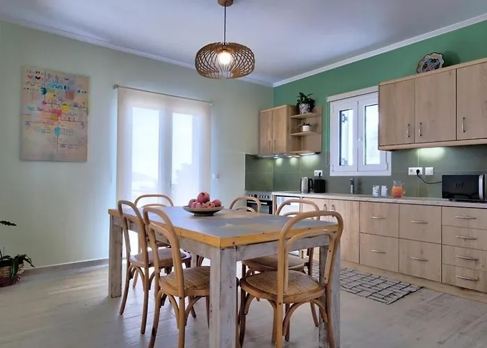 Melias, Luxurious With Superb View Of The Islands, 400 M From The Sea