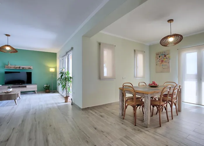 Melias, Luxurious With Superb View Of The Islands, 400 M From The Sea *